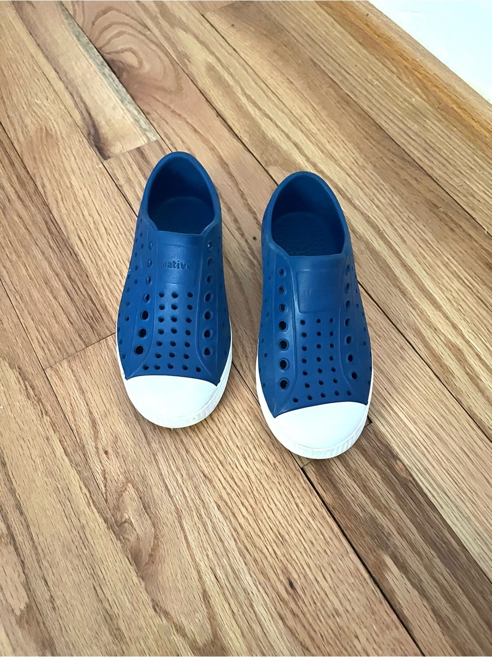 Native Jefferson Blue Slip-On Kids Shoes Size 11
